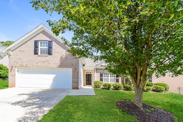 4182 Shadetree Dr Winston-Salem, NC 27107